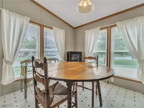 Dining - 149 Island Dr, Elyria, OH 44035 photo 1 of 5