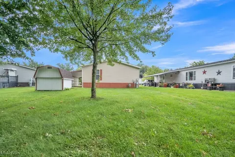 Exterior - 149 Island Dr, Elyria, OH 44035 photo 2 of 8