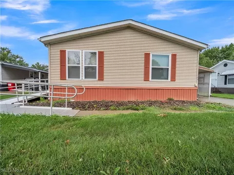 Exterior - 149 Island Dr, Elyria, OH 44035 photo 1 of 8