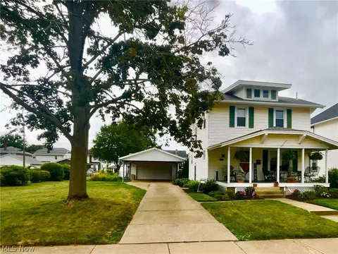 832 Rotch Ave NE, Massillon, OH 44646