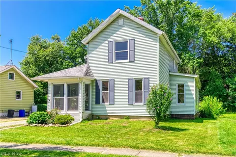 317 Clinton St, Ravenna, OH 44266