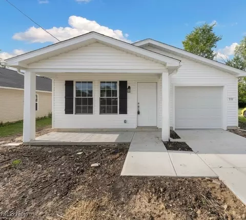 351 Warden Ave, Elyria, OH 44035