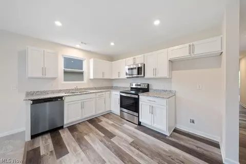 Kitchen - 351 Warden Ave, Elyria, OH 44035 photo 1 of 2