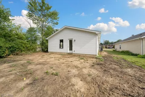 Exterior - 351 Warden Ave, Elyria, OH 44035 photo 3 of 5