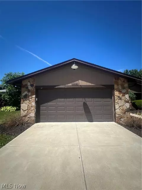 Exterior - 142 Potomac Dr, Elyria, OH 44035 photo 2 of 4