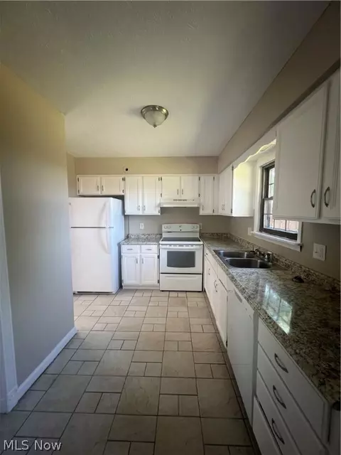 Kitchen - 142 Potomac Dr, Elyria, OH 44035 photo 1 of 1