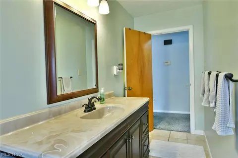 Bath - 6526 Amelia Ave, Ashtabula, OH 44004 photo 3 of 4