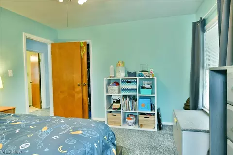 Bedroom - 6526 Amelia Ave, Ashtabula, OH 44004 photo 2 of 6