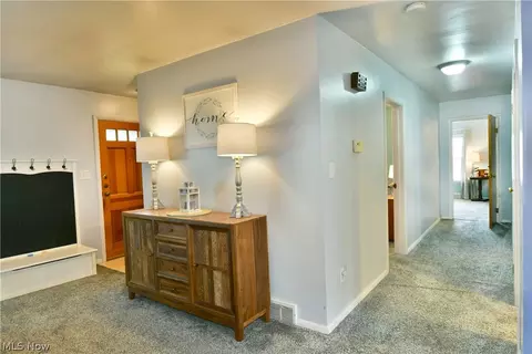 Entry Way - 6526 Amelia Ave, Ashtabula, OH 44004 photo 1 of 1