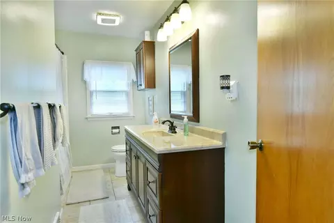 Bath - 6526 Amelia Ave, Ashtabula, OH 44004 photo 1 of 4