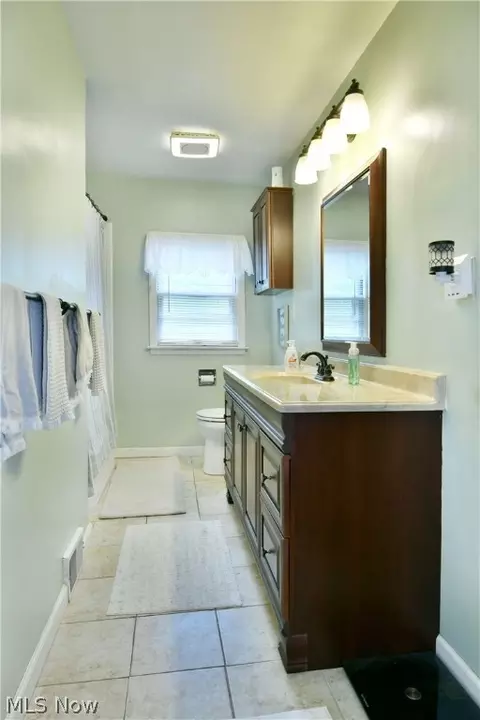 Bath - 6526 Amelia Ave, Ashtabula, OH 44004 photo 2 of 4