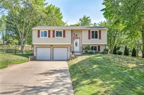 1650 Amaryllis Dr, Uniontown, OH 44685
