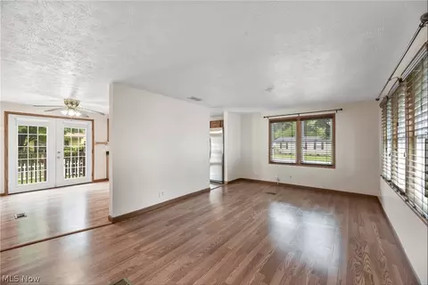 Living - 79 Bass Ct, Lagrange, OH 44050 photo 2 of 6