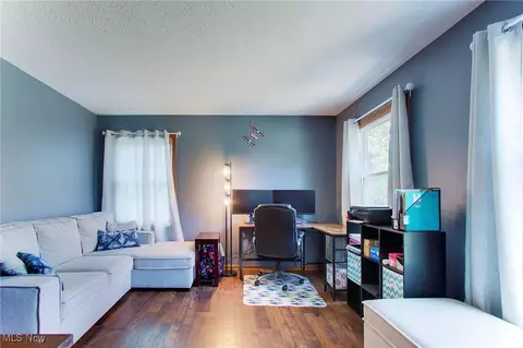 Living - 6902 NE Firestone Rd NE, Canton, OH 44721 photo 5 of 5