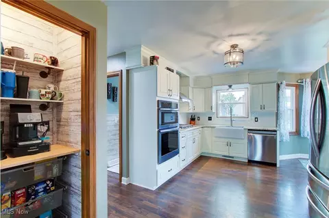 Kitchen - 6902 NE Firestone Rd NE, Canton, OH 44721 photo 5 of 7