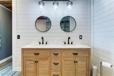 Bath - 6902 NE Firestone Rd NE, Canton, OH 44721 photo 1 of 6