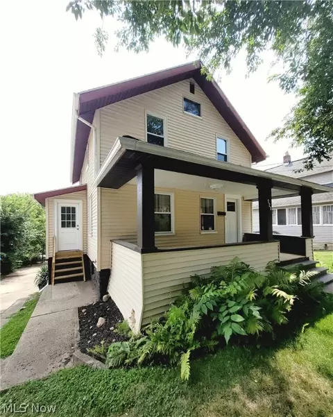 120 Morgan St, Barberton, OH 44203