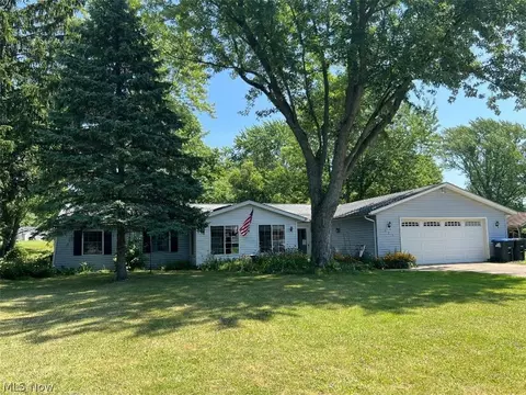 625 Simons Dr, Brunswick, OH 44212