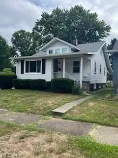 1133 N Main St, Uhrichsville, OH 44683