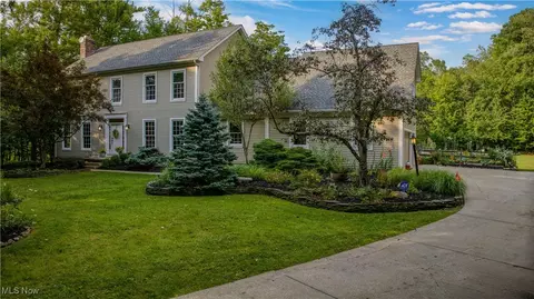 8790 Lake In The Woods Trl, Chagrin Falls, OH 44023
