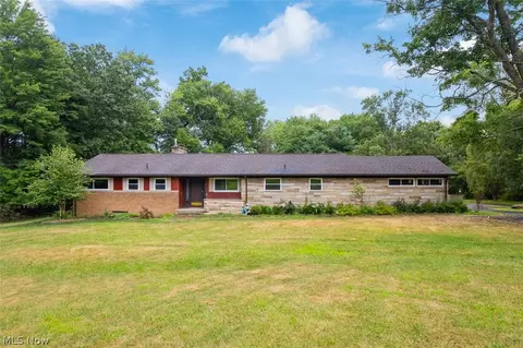 675 Timberline Dr, Akron, OH 44333