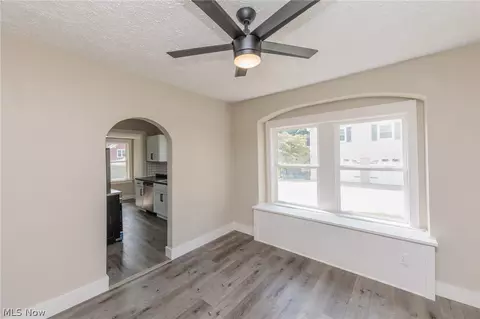 Entry Way - 1283 Mount Vernon Ave, Akron, OH 44310 photo 1 of 4