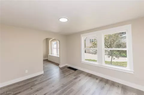 Living - 1283 Mount Vernon Ave, Akron, OH 44310 photo 2 of 3