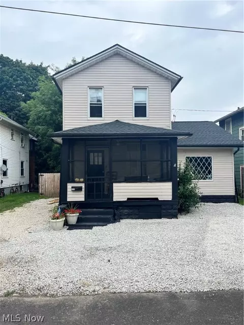 430 Harmon Pl NE, Massillon, OH 44646