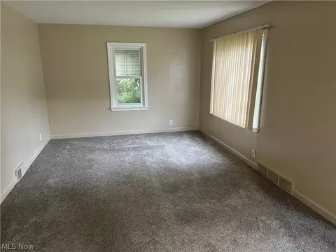 105 Meadowbrook Ave, Boardman, OH 44512 photo 3