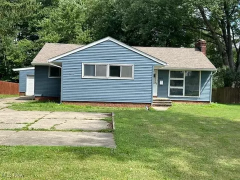 5679 Wilson Mills Rd, Mayfield, OH 44143