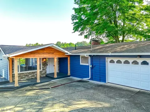 352 E Mohawk Dr, Malvern, OH 44644 photo 41