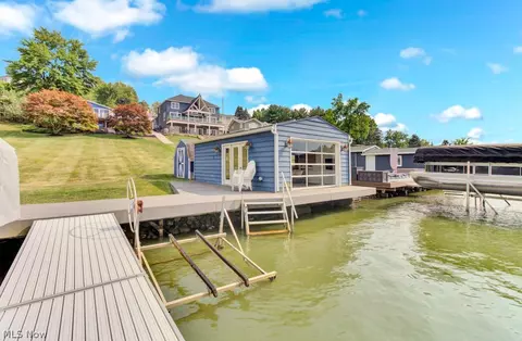 352 E Mohawk Dr, Malvern, OH 44644 photo 34