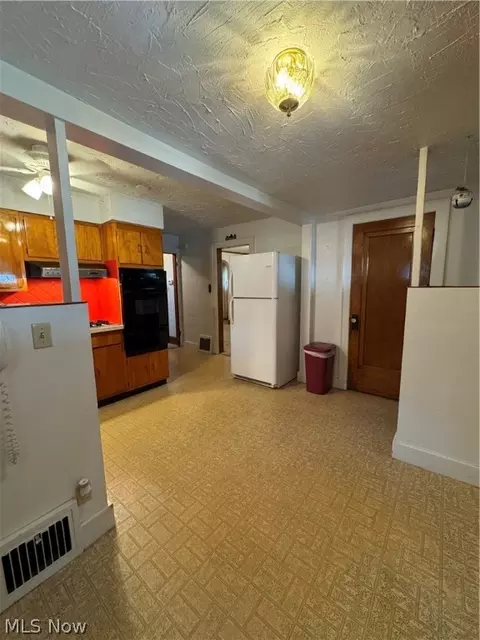 1055 N Howard St, Akron, OH 44310 photo 18