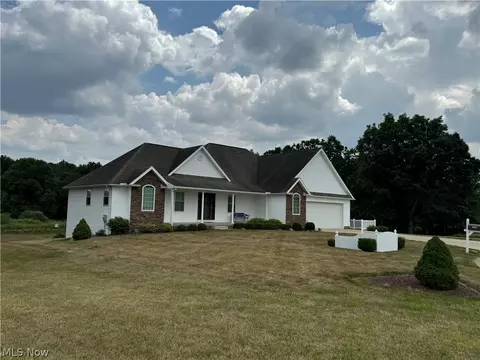 6040 S Catawba Ln, Warren, OH 44481