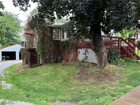 208 Scranton Ave, Minerva, OH 44657 photo 2
