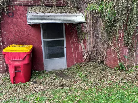 208 Scranton Ave, Minerva, OH 44657 photo 3