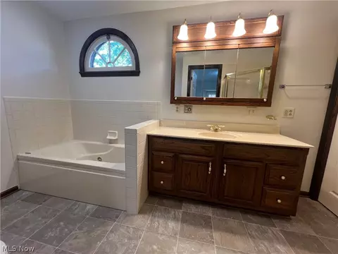601 E Iron Ave, Dover, OH 44622 photo 16