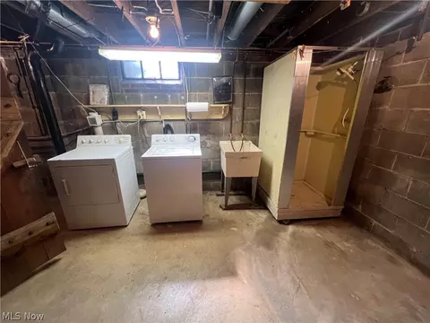 601 E Iron Ave, Dover, OH 44622 photo 24