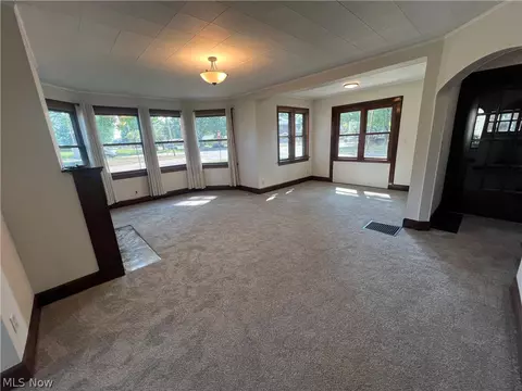601 E Iron Ave, Dover, OH 44622 photo 5