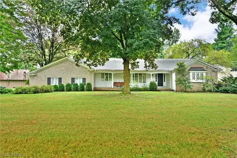 1340 Stonington Dr, Youngstown, OH 44505