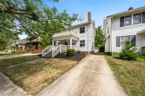 17620 Archdale Ave, Lakewood, OH 44107