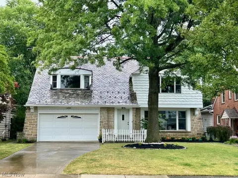 2439 S Belvoir Blvd, University Heights, OH 44118
