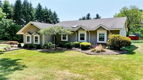 7084 S Raccoon Rd, Canfield, OH 44406