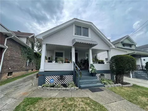 10922 Greenwich Ave, Cleveland, OH 44105