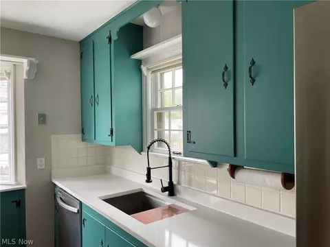 621 E 266th St, Euclid, OH 44132 photo 9