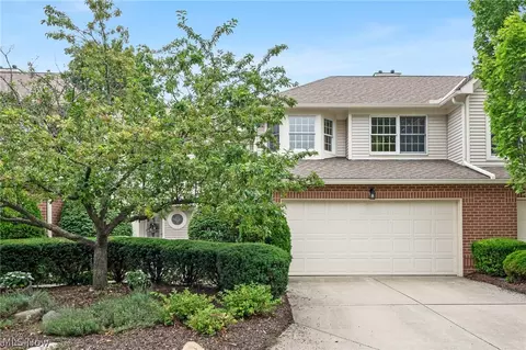 401 Bounty Way #214, Avon Lake, OH 44012