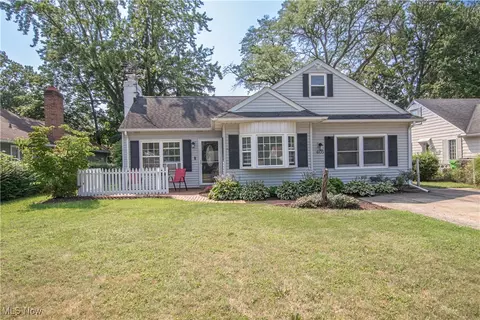 605 Lindbergh Blvd, Berea, OH 44017