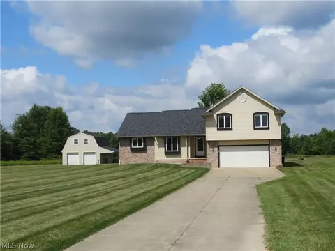16300 Island Rd, Grafton, OH 44044