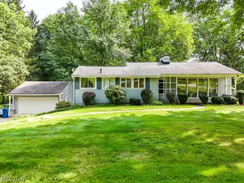 1445 Elm Grove Ave, Akron, OH 44312