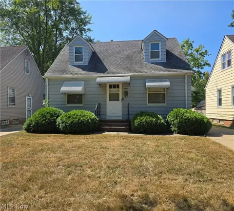 21018 Raymond St, Maple Heights, OH 44137